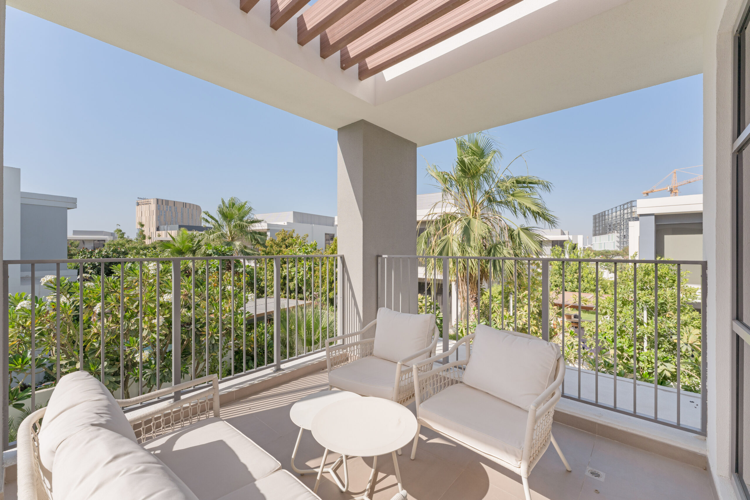 Modern Residence | Bespoke Interiors | Lush Garden Slide Image