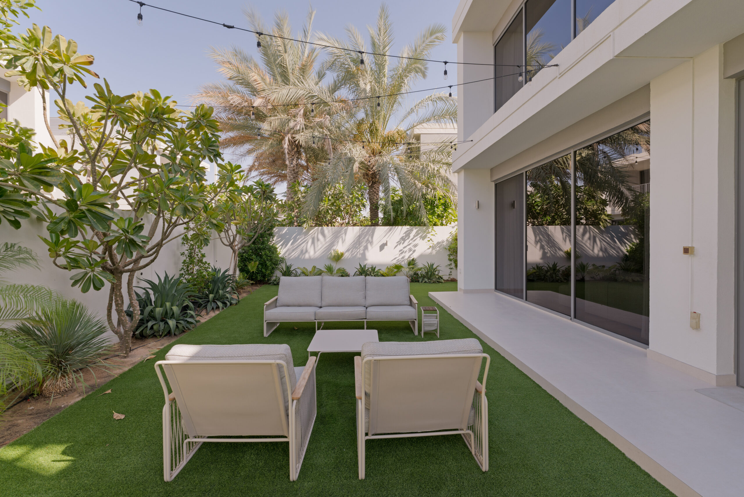 Modern Residence | Bespoke Interiors | Lush Garden Slide Image